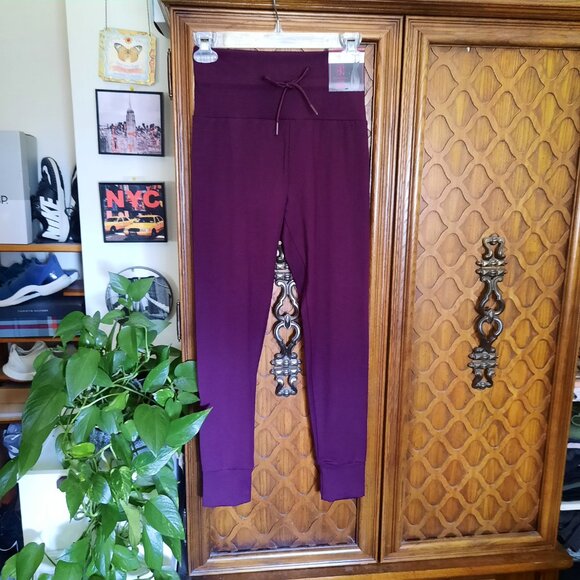 NO BOUNDARIES Tie-Waist Cuffed Leggings - Plum/Purple, Size S, NWT! - Picture 3 of 16